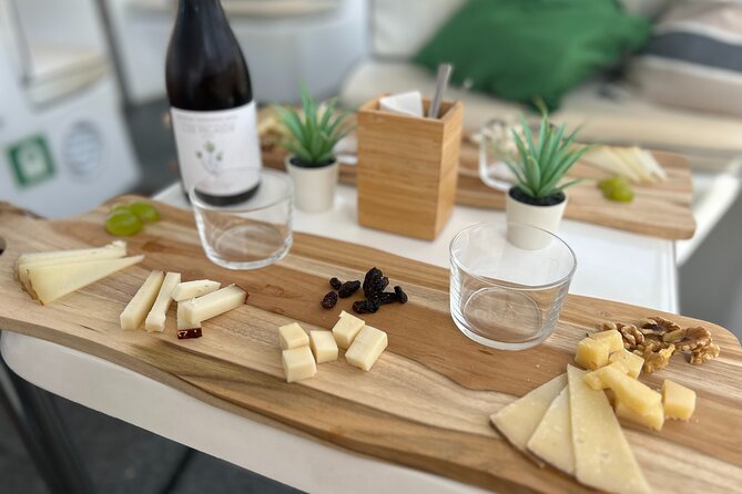 1h Boat Trip + 2h Dockside Local Wine & Food Tasting - Two hours of Canary Islands food and wine