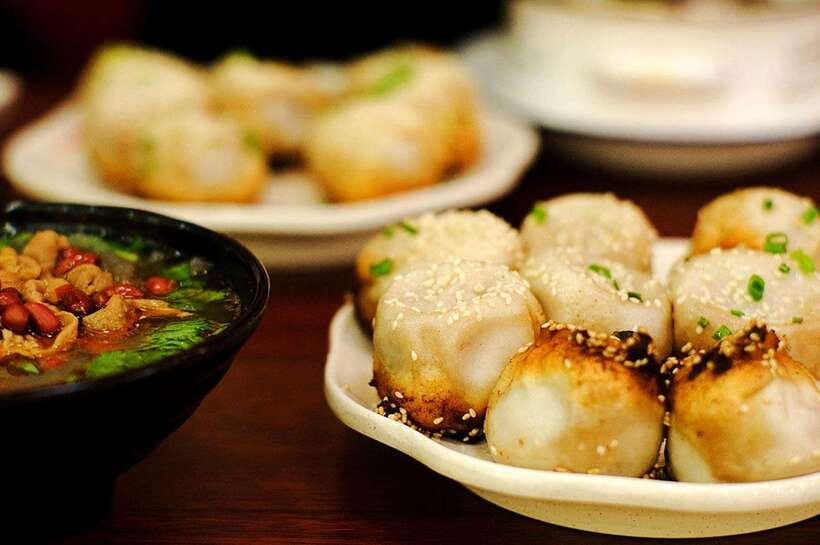 3-Hour Shanghai Street Food Tasting & Old Town Private Tour - Local Noodles, Pancakes, and Pork Sticks