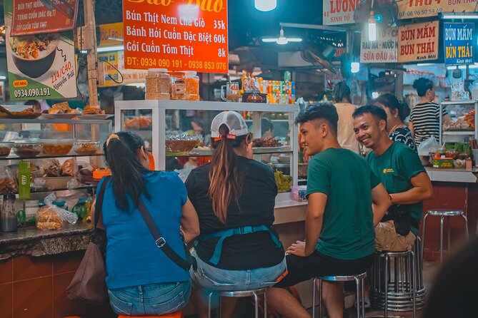 3 Hours Cycling Street Food Night Ride in Ho Chi Minh City - District 10: The Final Hour of Street Food