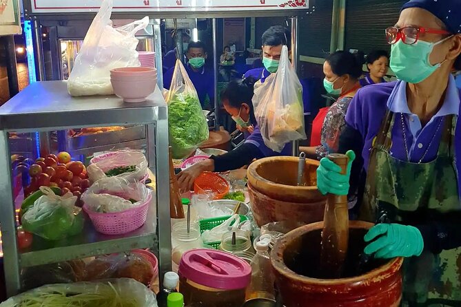 4-Hour Hidden Bangkok TukTuk Street Food Guided Tour - Wat Prayoon after dark