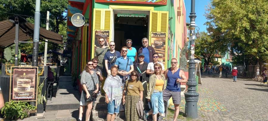 5hs Small Group City Tour of Buenos Aires with Street Food - A fast introduction to Buenos Aires with a local point of view