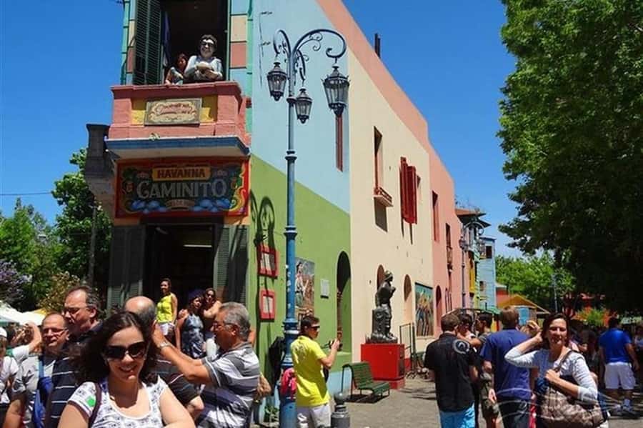 5hs Small Group City Tour of Buenos Aires with Street Food - Plaza de Mayo and the political heart of the city