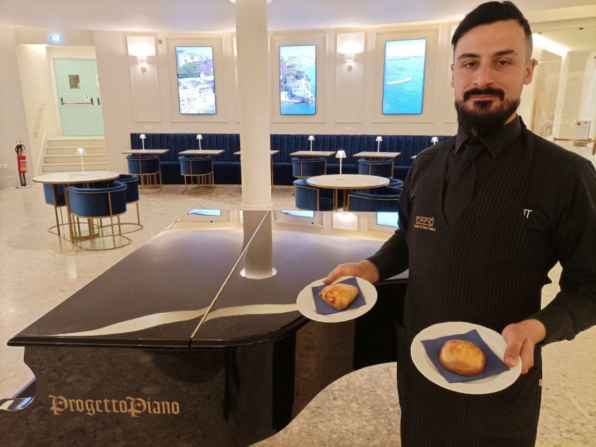 A taste of Napoli: Food Walking Tour with Local Tour Guide - Pizza, the city’s most famous bite