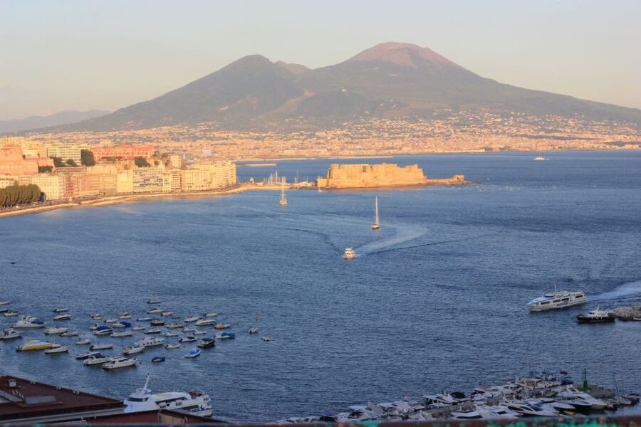 A taste of Napoli: Food Walking Tour with Local Tour Guide - Meeting under Galleria Umberto I