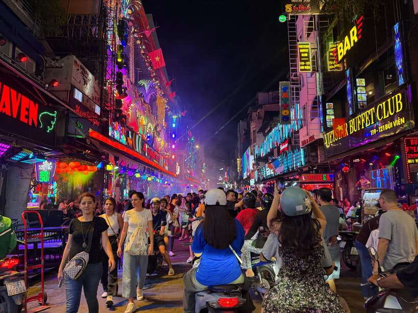 Acoustics Live Music And Saigon Night Life Street Food Tour - The acoustic music portion begins around 20:00