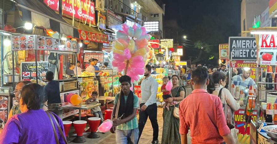 Agra: Sadar Bazar Food Market Night Walking Tour by Tuk-Tuk - A walking route built around small bites
