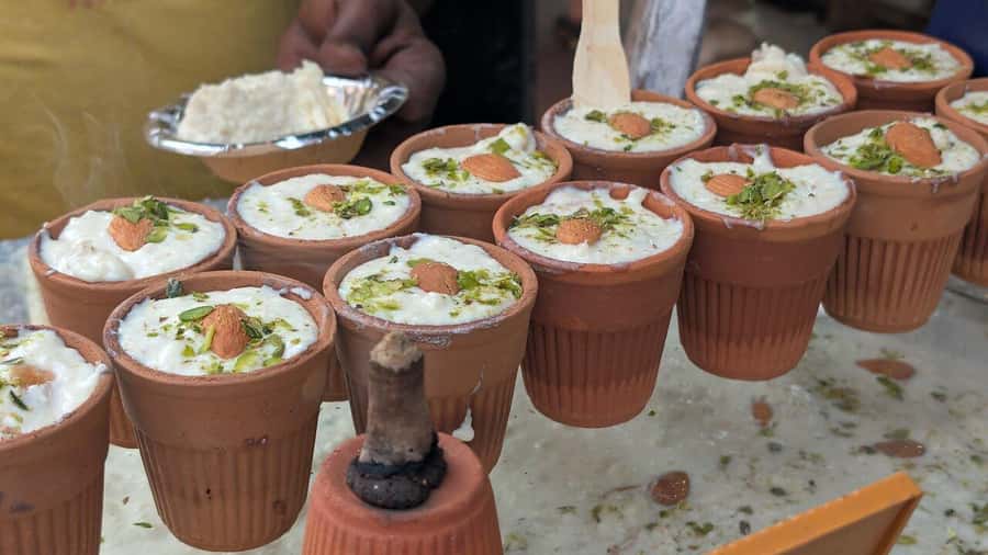 Agra: Street Food Tour with Spice Market on Tuk-Tuk Ride - Jama Masjid and the story of Jahanara Begum
