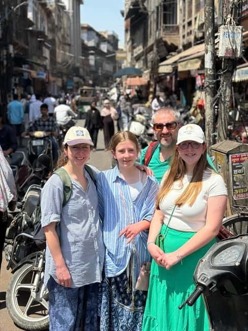 Agra: Street Food Walking Tour, Spice Market, & Tuk-tuk Ride - Getting there by tuk-tuk