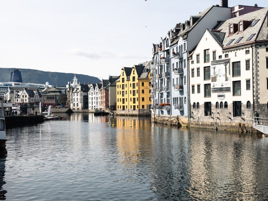 Ålesund: Guided Food Walking Tour - Key points at a glance