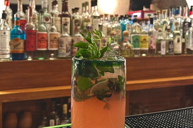 All Included Foodie Tour: Tacos & Cocktails at the Best Bars - Mecenas: another cocktail with food to share