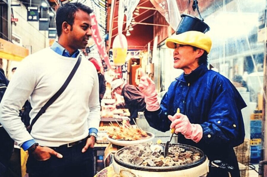 All Inclusive Kuromon Markets Tour: Flavors Of Osaka - The first tastes: scallops, tuna, and market seafood