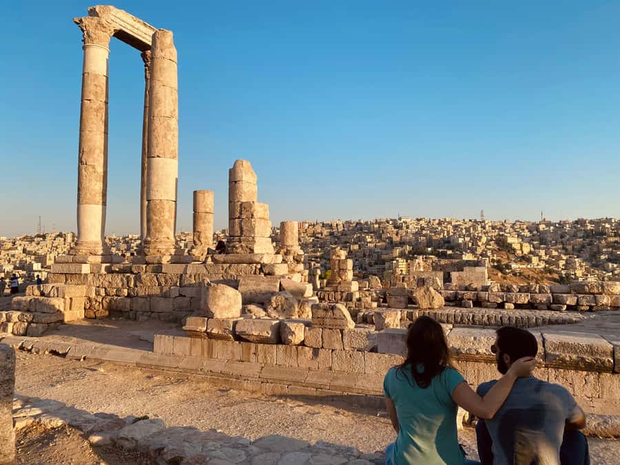 Amman Heritage Tour: Street Food, Local Culture & Art - The guide shapes the quality of the walk