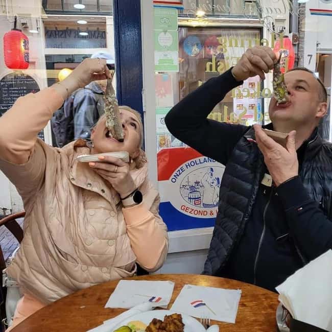 Amsterdam: Food Walking Tour - Old-city streets and a serious cheese tasting