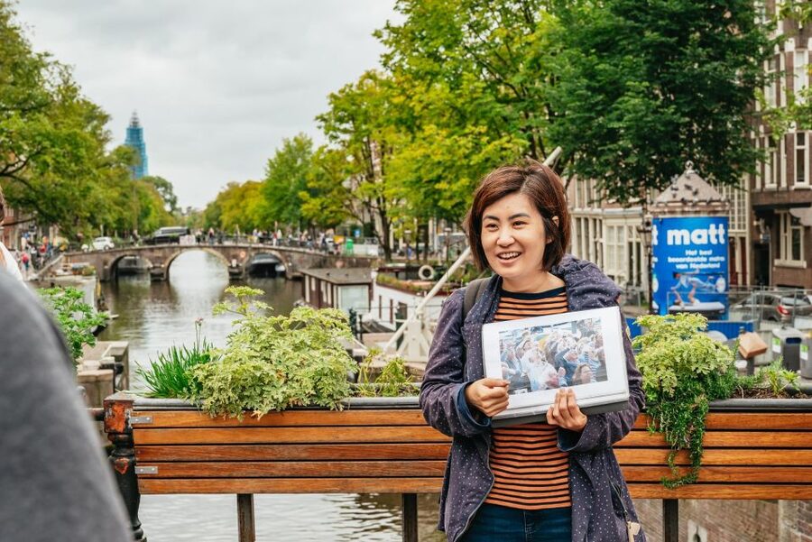 Amsterdam: Jordaan District Local Food Walking Tour - What the walking feels like