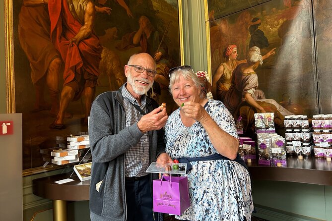 Antwerp: Food Walking Tour with 5 Tastings - Belgian chocolate by the Cathedral of Our Lady