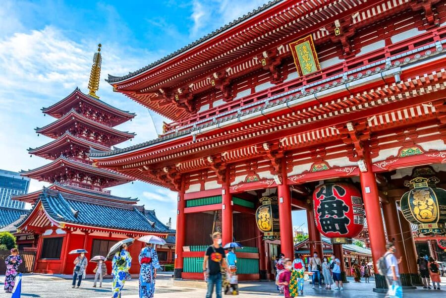 Asakusa Private Food Walking Tour for Family - Five small tastings, with room for curiosity
