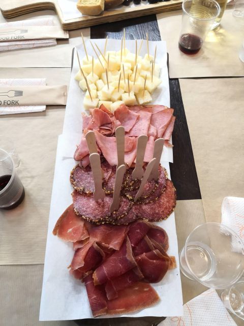 Athens: Tasting workshop and Food Market tour - A food tour that begins with the Greek pantry