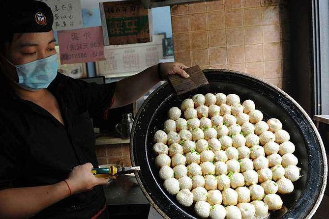 Authentic Local Food Tour in Central Shanghai - What guides such as Jade, Kurt, TJ, and Jim add