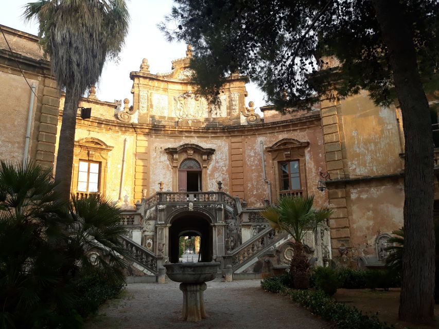 Bagheria: tour of Villa Palagonia and Street Food itinerary - Walking Corso Umberto and seeing Bagheria today