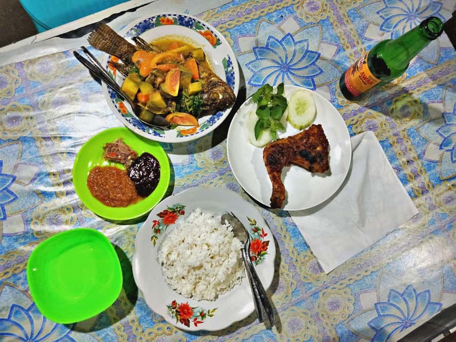 Bali - Ubud Night Market Food Tour - Starting with Balinese cakes