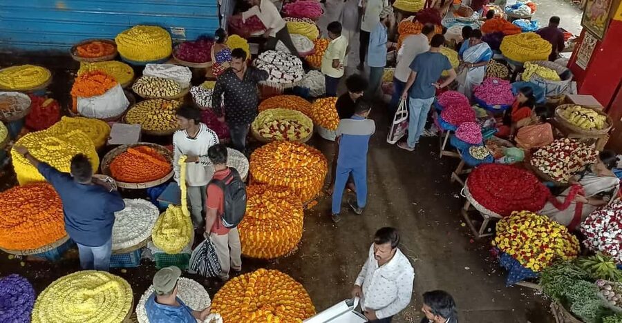 Bangalore- Food street walk and market visit in evening - Why the market and food street work well together