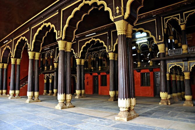 Bangalore Street Food + Lalbagh Garden Walking Tour - South Indian Classics: Dosa, Idli, and Paddu