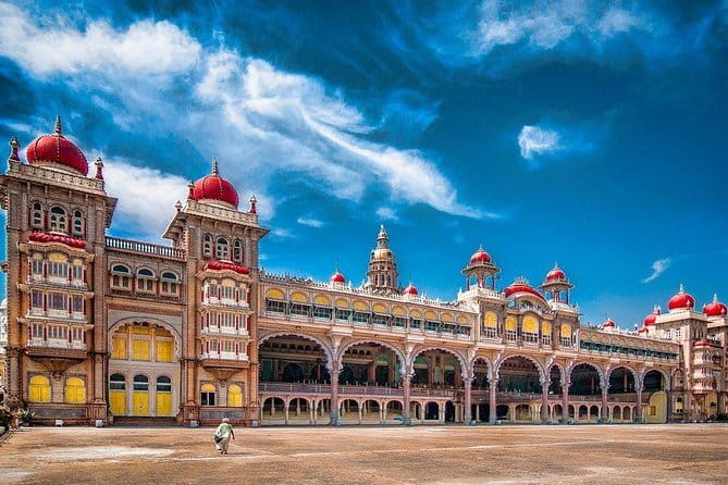 Bangalore Street Food + Lalbagh Garden Walking Tour - Meeting at 5:30 pm and Finishing Near Sajjan Rao Circle