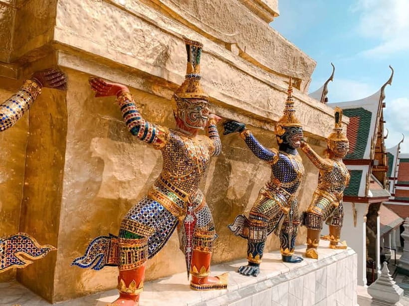 Bangkok: 2 Hours Grand Palace & Wat Pho Private Tour - Five minutes at Tha Tian Pier and the Wat Arun view