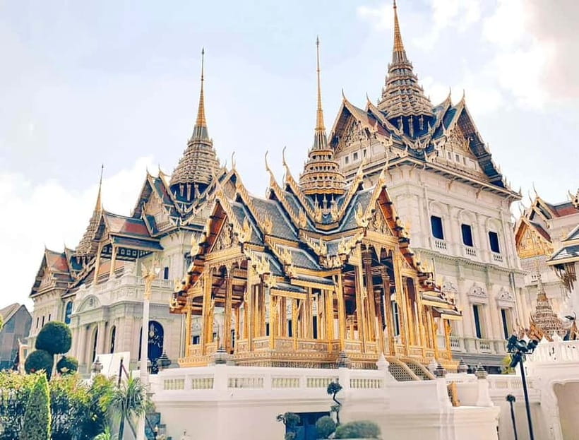 Bangkok: 2 Hours Grand Palace & Wat Pho Private Tour - Dress, heat, and the practical side of the walk