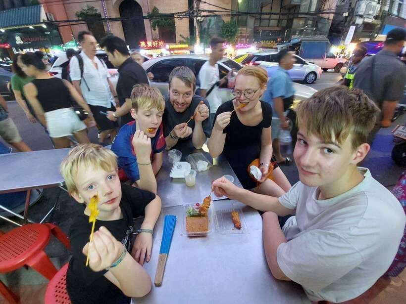 Bangkok: Chinatown Food Tour with Michelin Food Stalls - Starting at Wat Mangkon Kamalawat