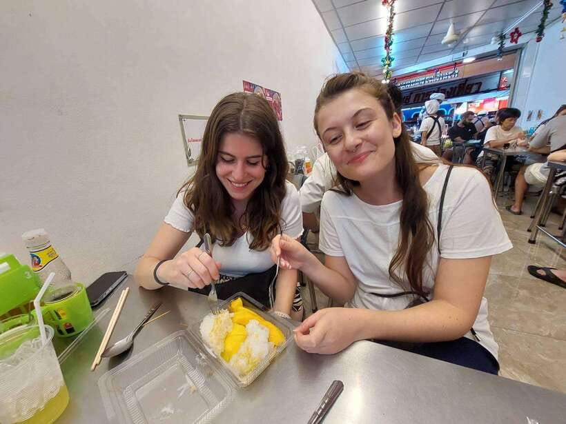 Bangkok: Chinatown Food Tour with Michelin Food Stalls - Who should book this Chinatown tour?