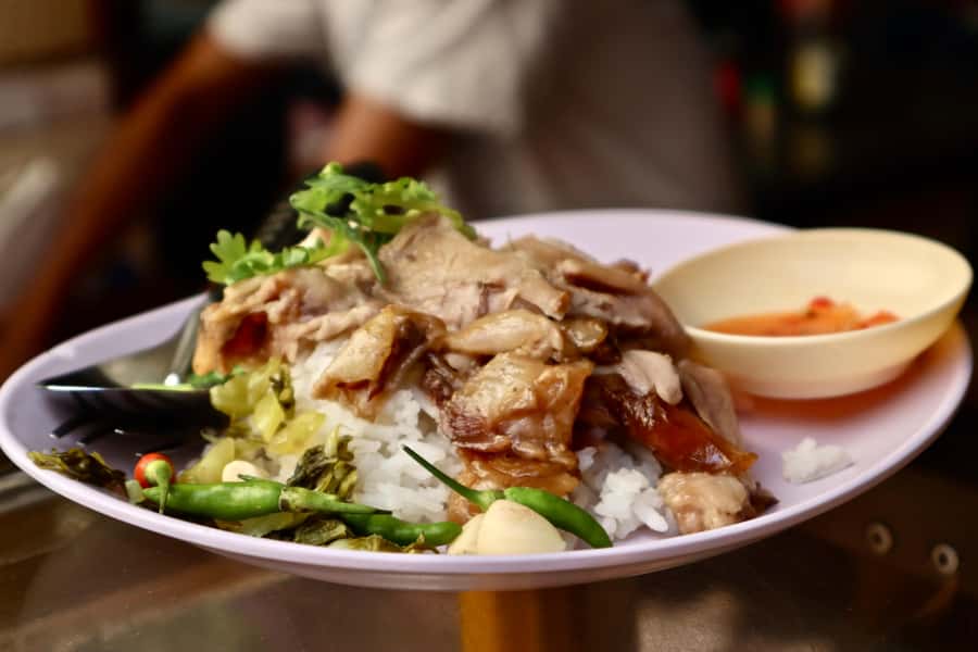 Bangkok: Chinatown Street Food Tour with 8+ Local Dishes - Six venues create a fuller picture of Chinatown