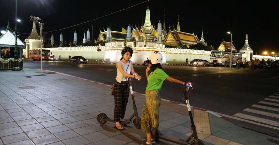 Bangkok: E-Scooter Night Tour with Local Street Food - Key points at a glance