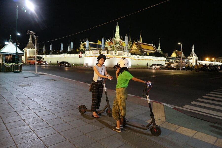 Bangkok: E-Scooter Night Tour with Local Street Food - Starting near Itsaraphap MRT Station