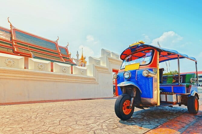 Bangkok: Grand Palace, Wat Pho and Chinatown Walking Tour - Price, included fees, and overall value