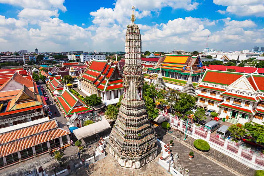 Bangkok: Grand Palace, Wat Pho, and Wat Arun Private Tour - Crossing the river to Wat Arun