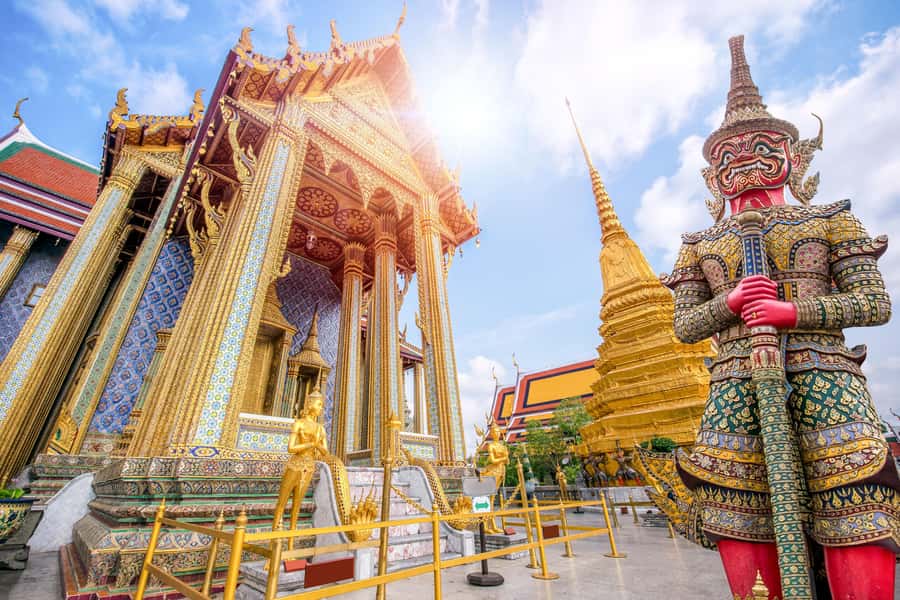 Bangkok: Grand Palace, Wat Pho, and Wat Arun Private Tour - Dress rules are part of the visit