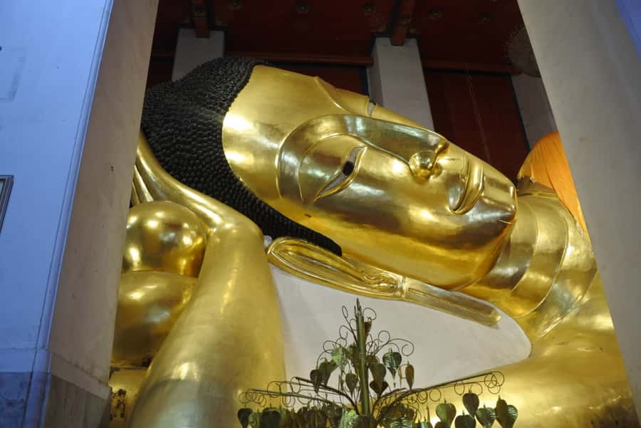 Bangkok: Grand Palace & Wat Pho Half-Day Private Tour - What a private guide adds to the visit