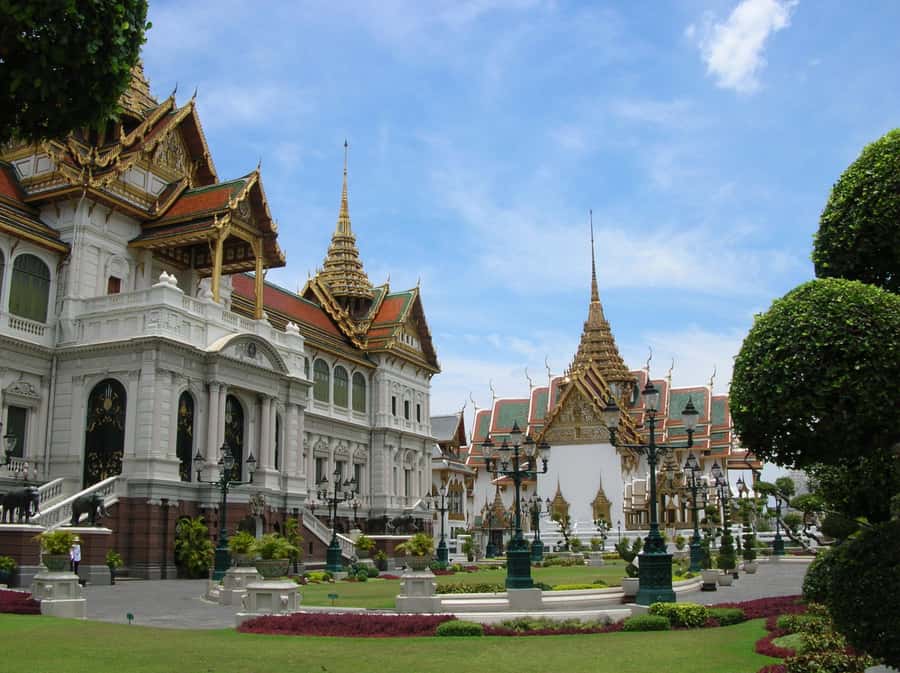 Bangkok: Grand Palace & Wat Pho Half-Day Private Tour - Dress, heat, and walking details to plan for