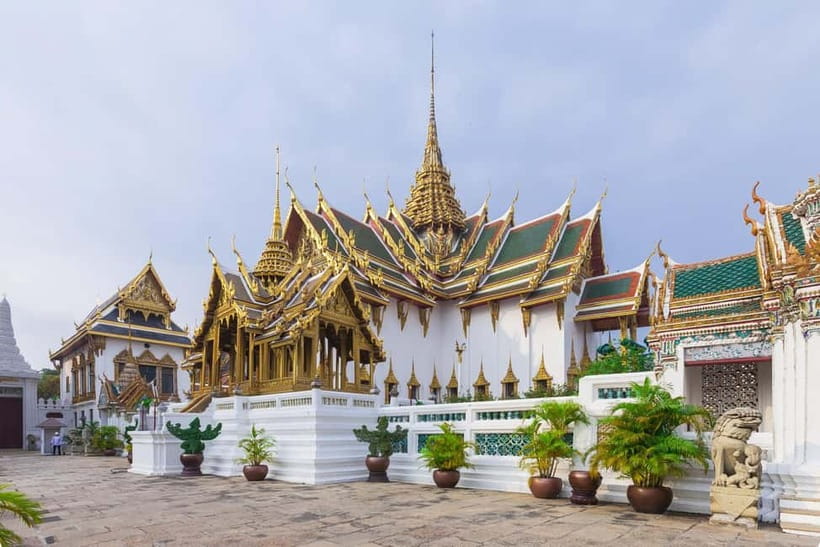 Bangkok: Grand Palace, Wat Pho, Wat Arun Sacred & Local Tour - Should you book the Sacred and Local Tour?