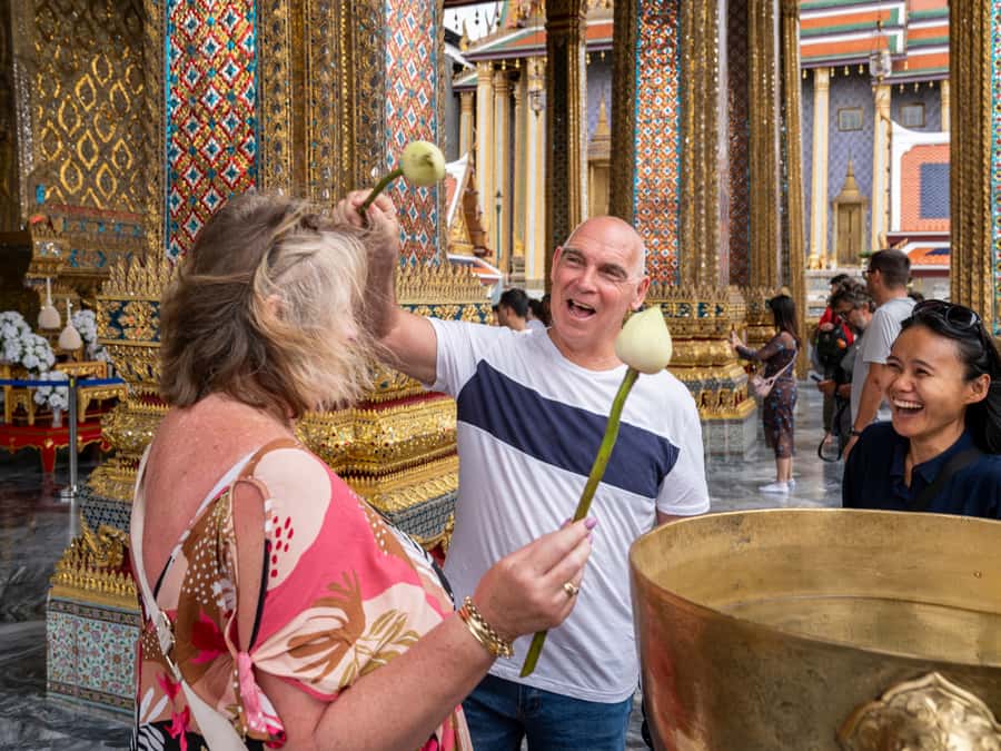 Bangkok: Grand Palace, Wat Pho with Mango Dessert Tastings - Who should book this tour?