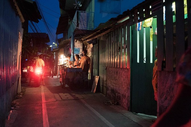 Bangkok Hidden Paths Night Biking Tour with Street-food Meal - Residential communities and the city’s quieter side