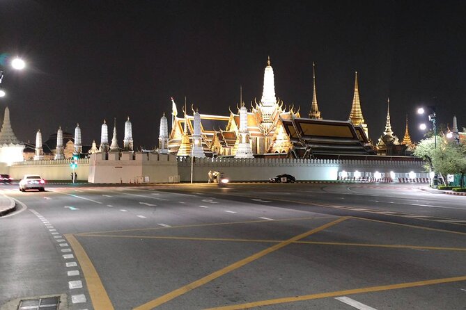 Bangkok: Michelin Guide Street Food Tour by Tuk Tuk - Walking Yaowarat Road after dark