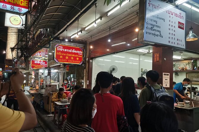 Bangkok: Michelin Guide Street Food Tour by Tuk Tuk - Guides, language, and group feel
