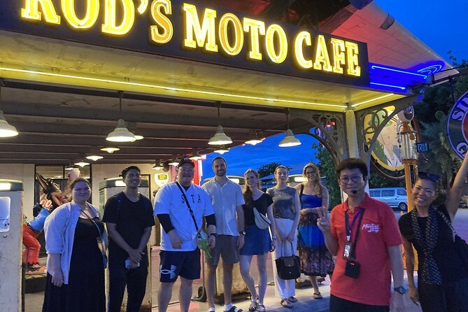 Bangkok Night Market Tour Dinner and Vintage Find - Four dishes at Som Tum Khun Kan