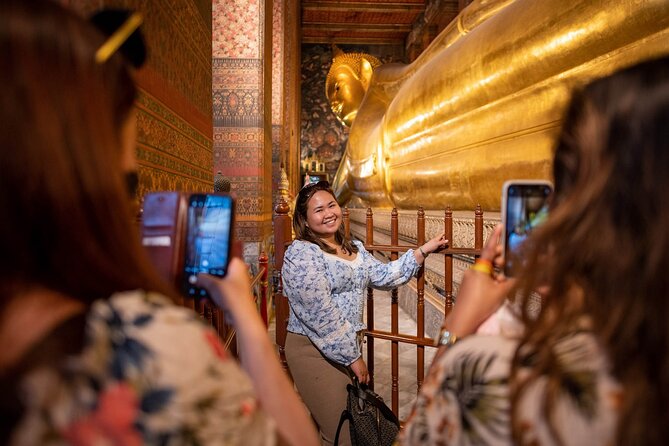 Bangkok Night Tour: Wat Arun, Wat Pho, Chinatown & Tuk Tuk Ride - Why an evening route works well in Bangkok