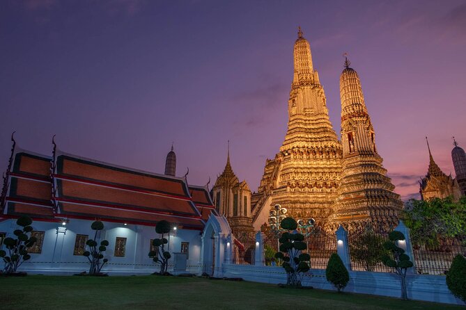 Bangkok Night Tour: Wat Arun, Wat Pho, Chinatown & Tuk Tuk Ride - Guides, pace, and the real experience