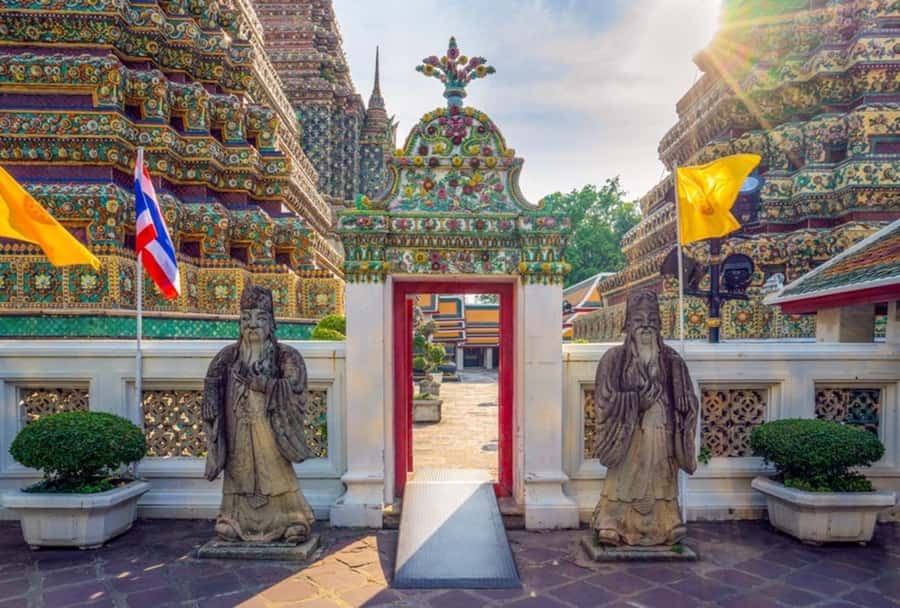 Bangkok:Private Guided Tour |Grand Palace, Wat Pho, Wat Arun - Who will appreciate this tour most?