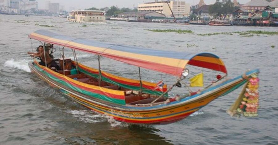 Bangkok: Private Thonburi Longtail Boat Tour & Wat Pho Visit - A Guide Adds Meaning to the Waterways