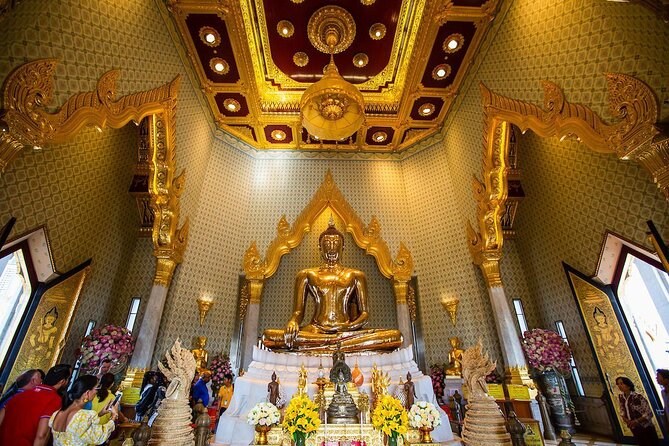 Bangkok’s Three Iconic Temples: Wat Traimit, Wat Pho & Wat Arun - Three temples, one efficient Bangkok introduction